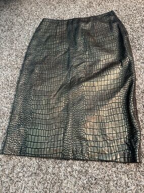 Vintage Croc-Embossed Leather Metallic Black and Gold Pencil Skirt